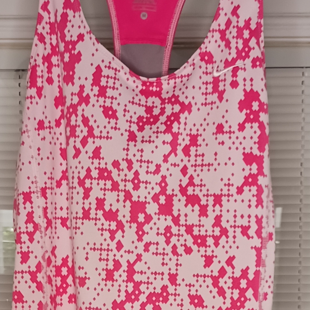 2 for $15 - Nike Pink/White Tank Top with bra liner Size Medium - Picture 3 of 4